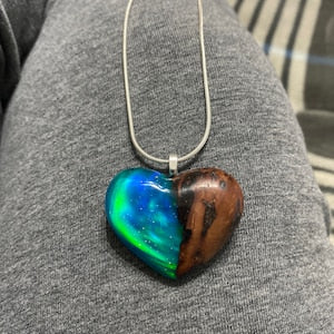 collier coeur résine 3