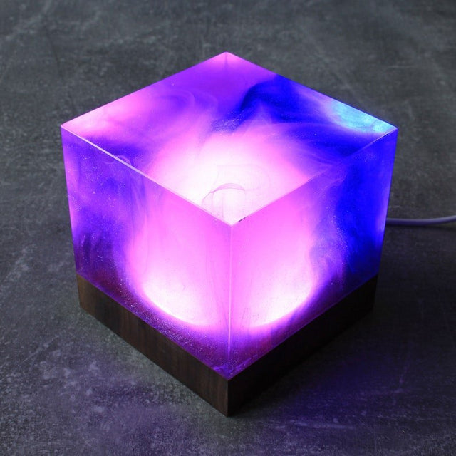 Lampe d'Ambiance en Résine Époxy Violette - G.Hodin