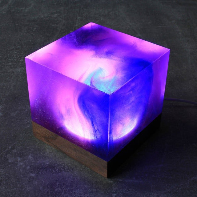 Lampe d'Ambiance en Résine Époxy Violette - G.Hodin