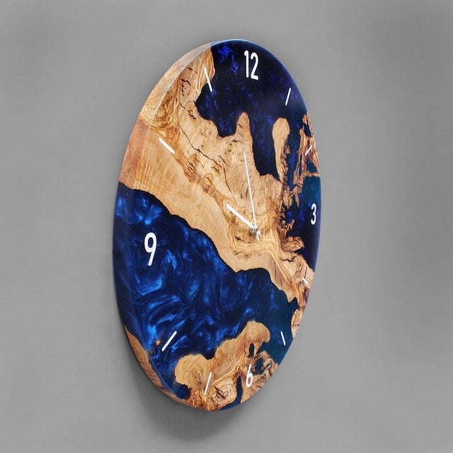 Horloge en Résine Bleue et Bois d'Olivier - G.Hodin