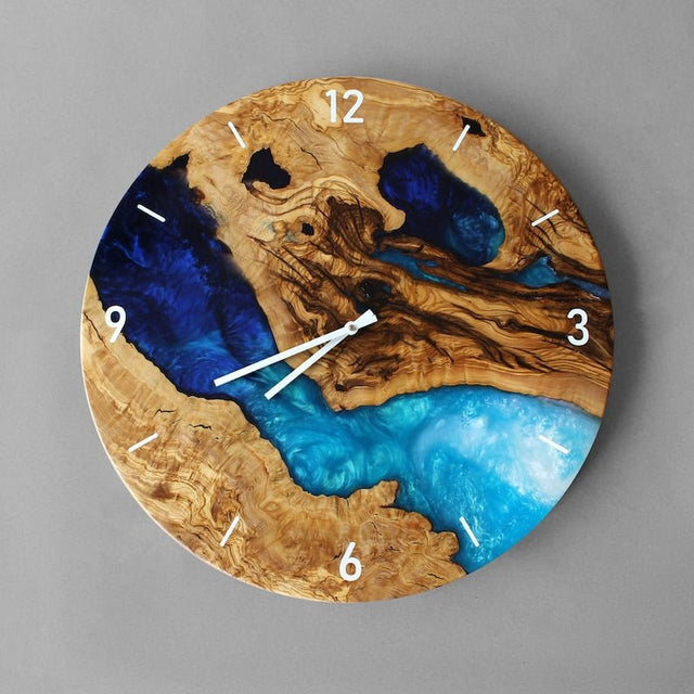 Horloge en Résine Turquoise Bleu Foncé et Bois d'Olivier - G.Hodin