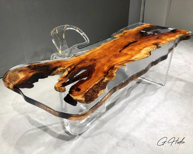 Table bois en résine époxy transparente
